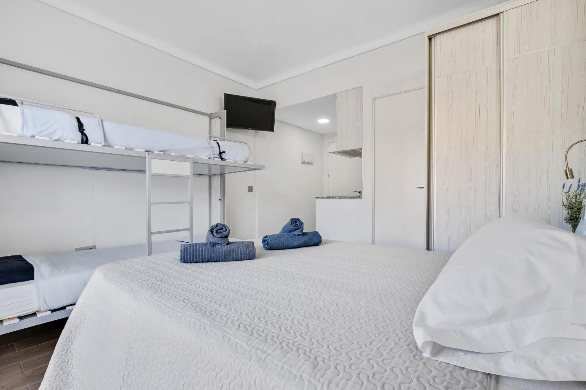 Carihuela Palace 418 By Ivi Real Estate 토레몰리노스 외부 사진