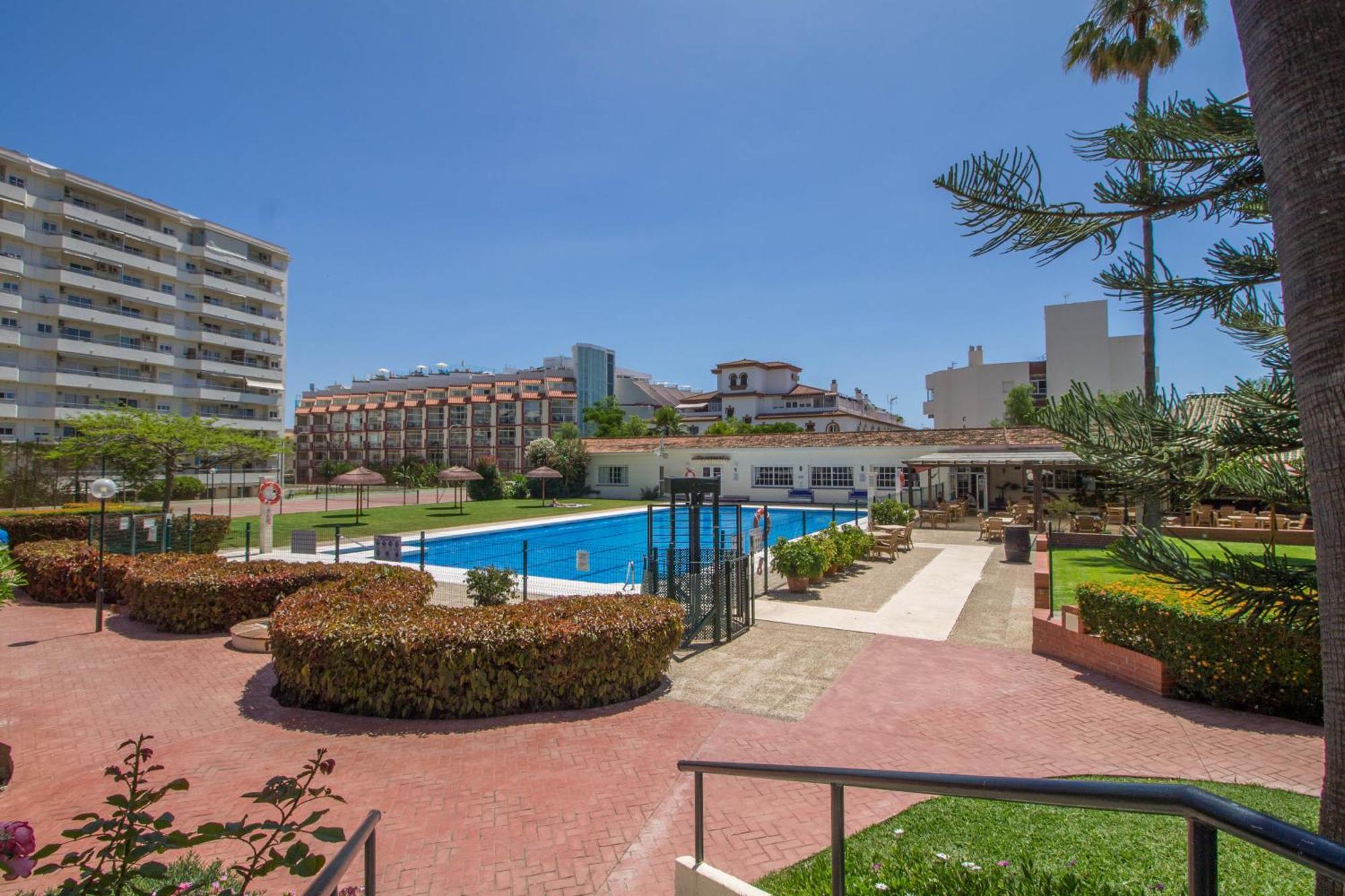 Carihuela Palace 418 By Ivi Real Estate 토레몰리노스 외부 사진