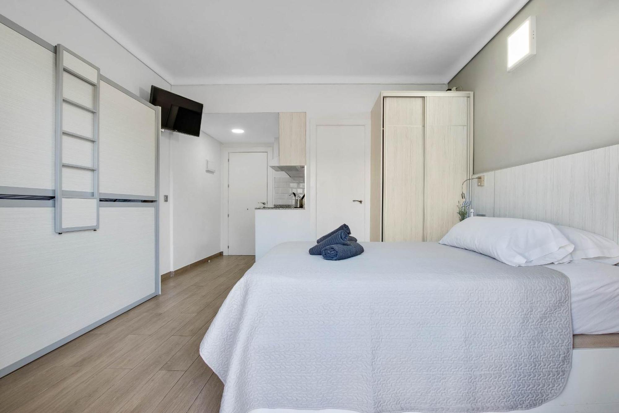 Carihuela Palace 418 By Ivi Real Estate 토레몰리노스 외부 사진